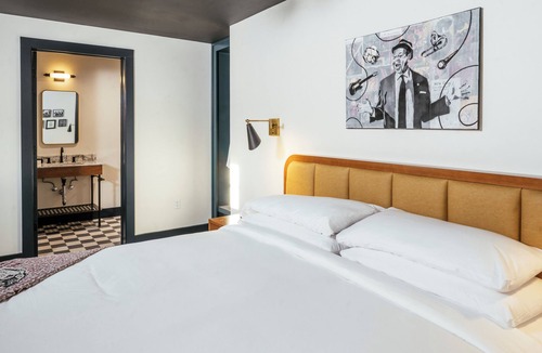 Faubourg Delassize Hotel | Dew Drop Inn