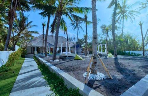 Saba Villa | Dewangga 5 BR beachfront Villa