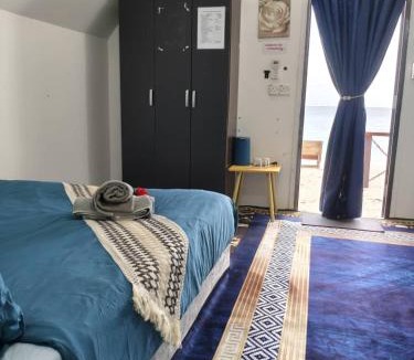 Pulau Lang Tengah Resort | DEWATI ROOMSTAY B&B