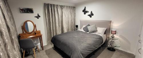 Whakatu House | Dewdrop Cottage