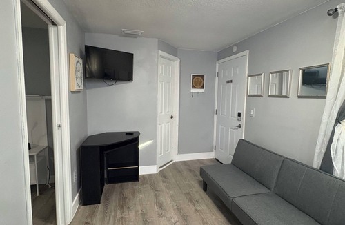 Greater Northdale Apartment | DFGMoments#1