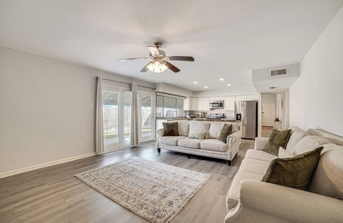 Northeast Carrollton House | DFW Home Base! Quiet Suburb Stay w/Yard