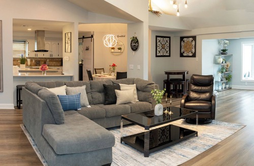 Tarrant County House | DFW Spacious Cozy Modern Villa