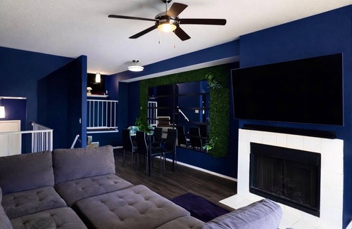 Bedford House | DFW Townhome w/Garage access 15 min from airport