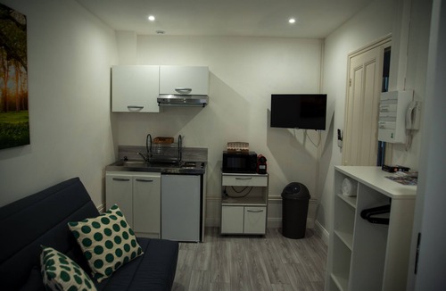 Saint-Quentin Apartment | DG location