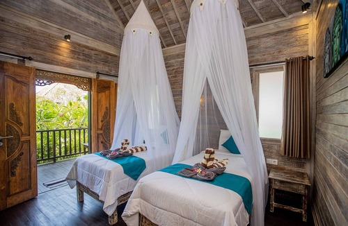 Mushroom Bay House | D’Gume Villas Lembongan by Bali Cabin