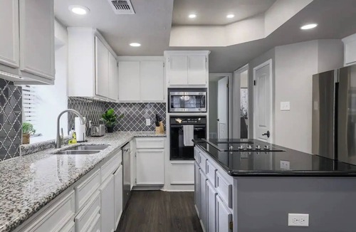 Round Rock House | [DH] Cozy 3BR Home w/Fenced Yard, Close to public pool! Pet Friendly