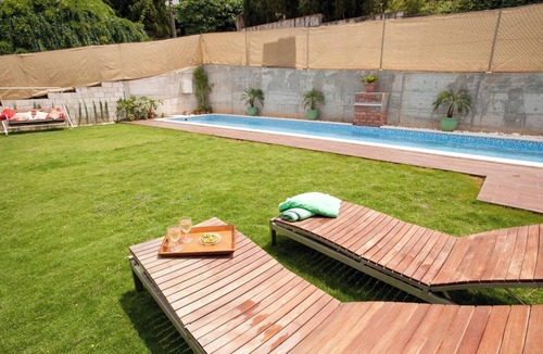 Dos Hermanas Apartment | Dhalia Vacation Home