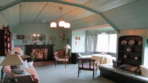 Lewiston House | Dhivach Lodge