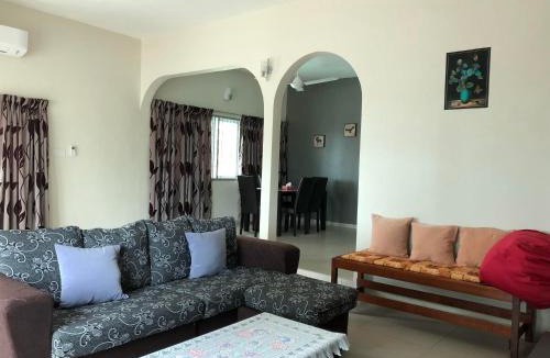 Taman Lapangan Terbang House | D’House