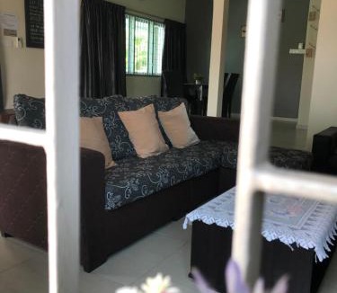 Taman Lapangan Terbang House | D’House