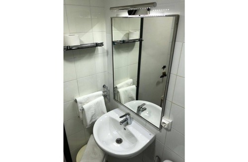 Puigcerda Bed & Breakfast | Di Verena - Three people with private bathroom nr 35