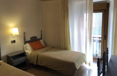 Puigcerda Bed & Breakfast | Di Verena - Two people (single beds) and private bathroom nr 28