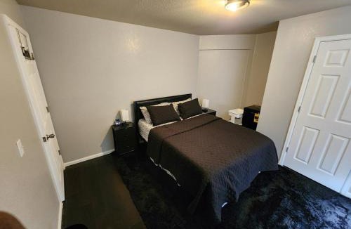 Commerce City House | Dia, Commerce city Reunion Stylish Bedrooms