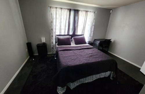 Commerce City House | Dia, Commerce city Reunion Stylish Bedrooms