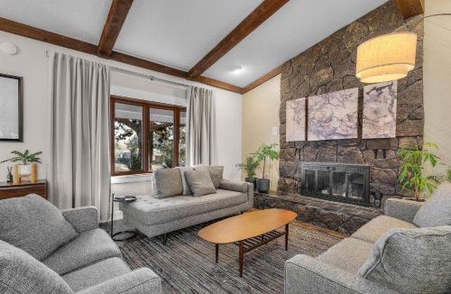 Mountain View District House | Diablo