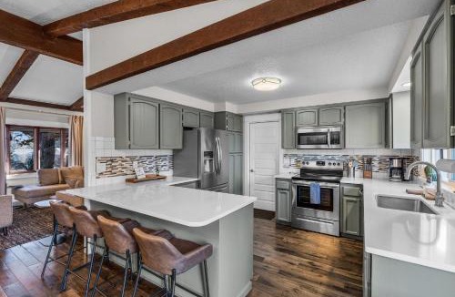 Mountain View District House | Diablo