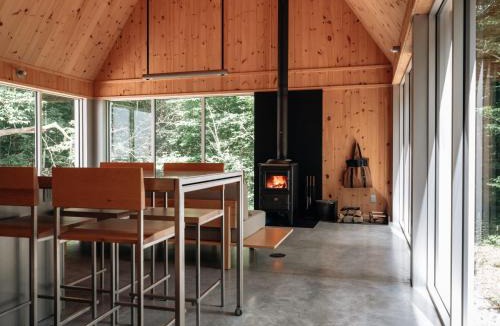 Chertsey Ski Chalet | Diamant Cache- Private Sauna and Trails