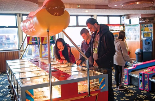 Aberystwyth House | Diamond 3 Bed Caravan Hot Tub