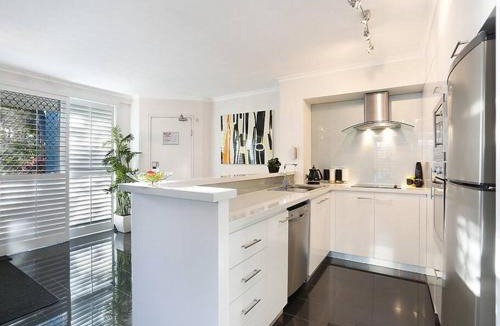 Mermaid Beach Apartment | Diamond Beach 98