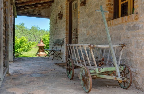 Fredericksburg Cabin | Diamond Belle | Unique and Beautiful Space