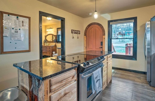 Diamond City Apartment | Diamond City Studio Cabin on Bull Shoals Lake