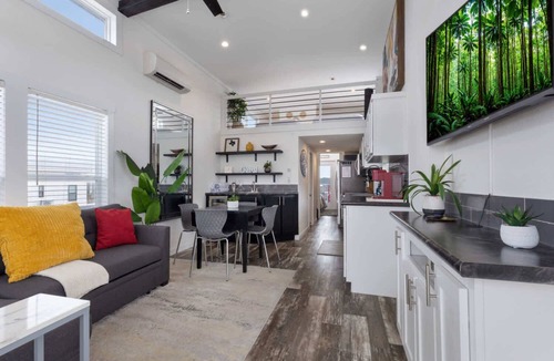 Fredericksburg House | Diamond Dream - Tiny Home with Fire Pit