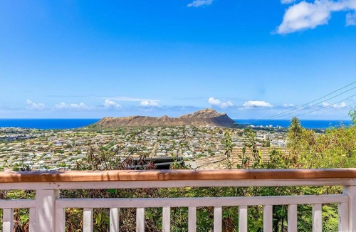 Maunalani Heights House | Diamond Head 3BR Honolulu - Upto 6, WiFi, AC, Deck