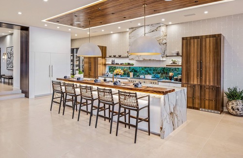 Kahala Villa | Diamond Head Luxury Beachfront Estate