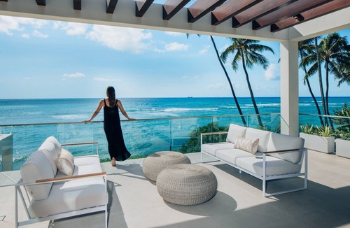 Kahala Villa | Diamond Head Luxury Beachfront Estate