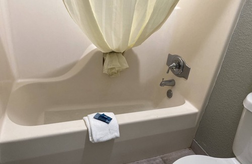 Forrest City Hotel | Diamond Inn