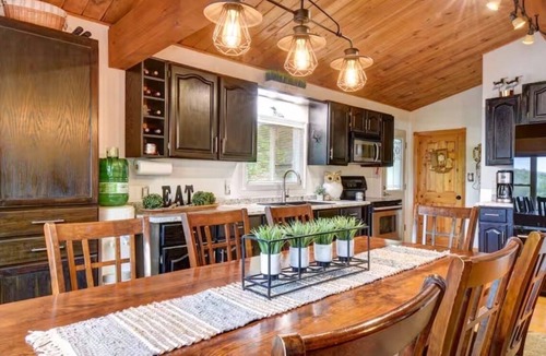 Highland Grove Cottage | Diamond Lake Delight