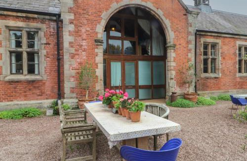 Amerton House | Diamond Lodge