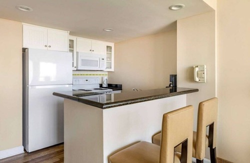 Northeast Virginia Beach Villa | Diamond Resorts Ocean Beach Club - 1 Bedroom Suite Balcony Restricted View