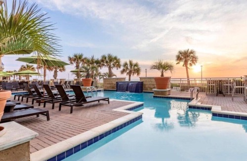 Northeast Virginia Beach Villa | Diamond Resorts Ocean Beach Club - 1 Bedroom Suite Balcony Restricted View