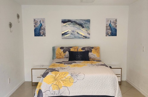 Citrus Park Apartment | Diamond Room 1