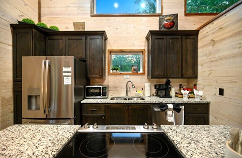 Broken Bow Cabin | Diamond Sky · Soothing Sauna | Putt-Putt, Jacuzzi Bath & Hot Tub