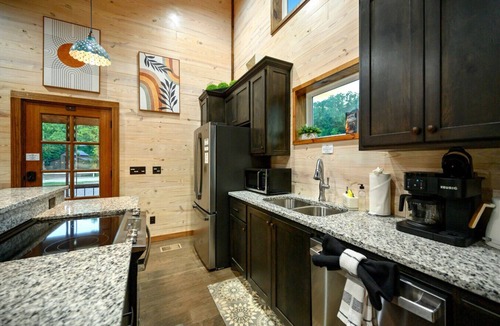 Broken Bow Cabin | Diamond Sky · Soothing Sauna | Putt-Putt, Jacuzzi Bath & Hot Tub