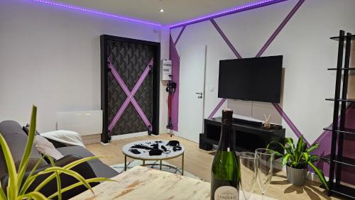 St-Meme-le-Tenu Apartment | Diamond'Suite loveroom&spa44