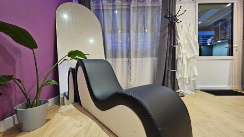 St-Meme-le-Tenu Apartment | Diamond'Suite loveroom&spa44