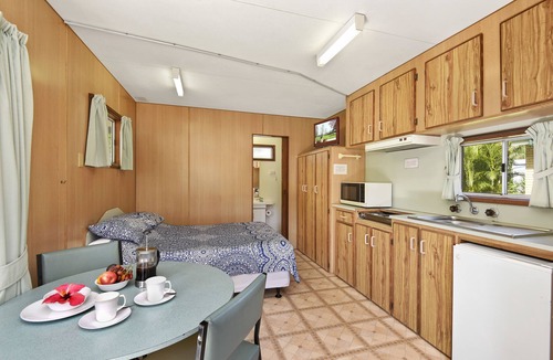 Dunbogan House | Diamond Waters Caravan Park