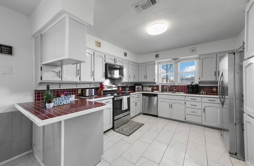 North Richland Hills House | Diamond Waters near DFW & Stadium with Private Pool