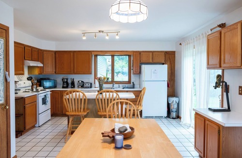 Plattsburgh House | Diamond Waters, Vacation on Lake Champlain