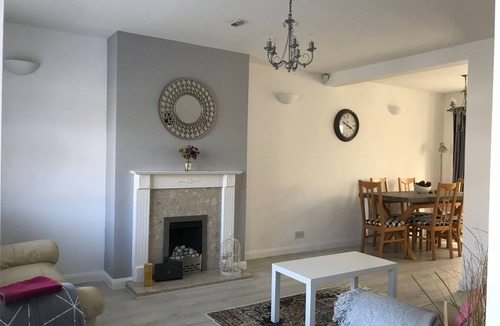 Dadlington House | Diana House - Great location.