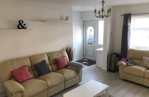 Dadlington House | Diana House - Great Location