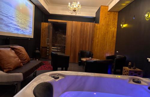 Roubaix Hotel | Diane Luxury 1