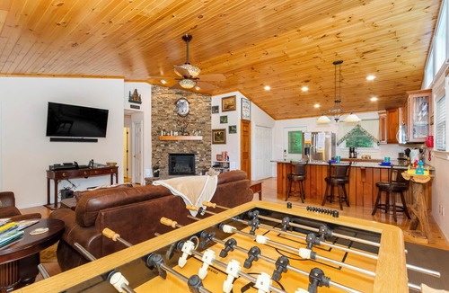 Murphy Cabin | Diane's Dream - private on small creek