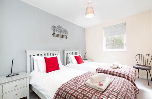 Leith Apartment | Dicksonfield Apartment