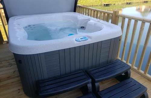 Fence Cabin | Diddly Squat Lodge