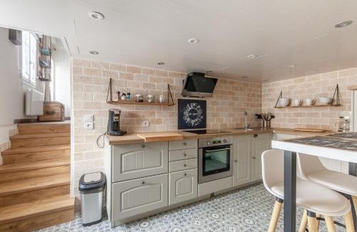 Sainte-Marie-au-Bosc House | Dido Newfy Home